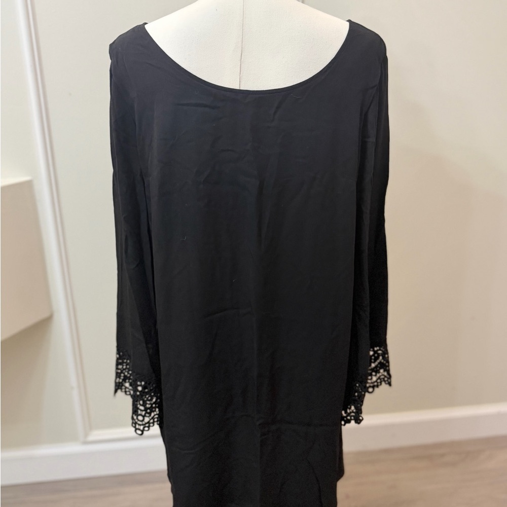 Doe & Rae Black V-Neck Laser-Cut Swim Coverup - Picture 5 of 7